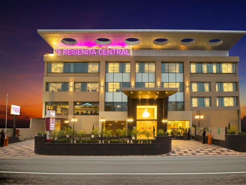 Regenta Central Cassia Zirakpur Chandigarh Exterior foto