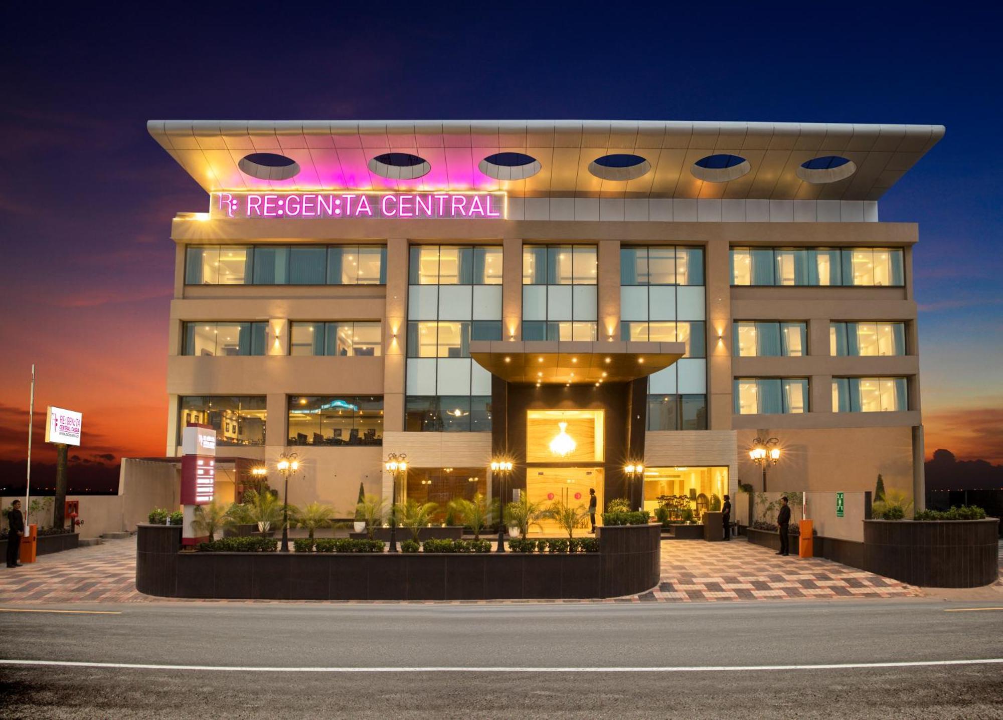 Regenta Central Cassia Zirakpur Chandigarh Exterior foto