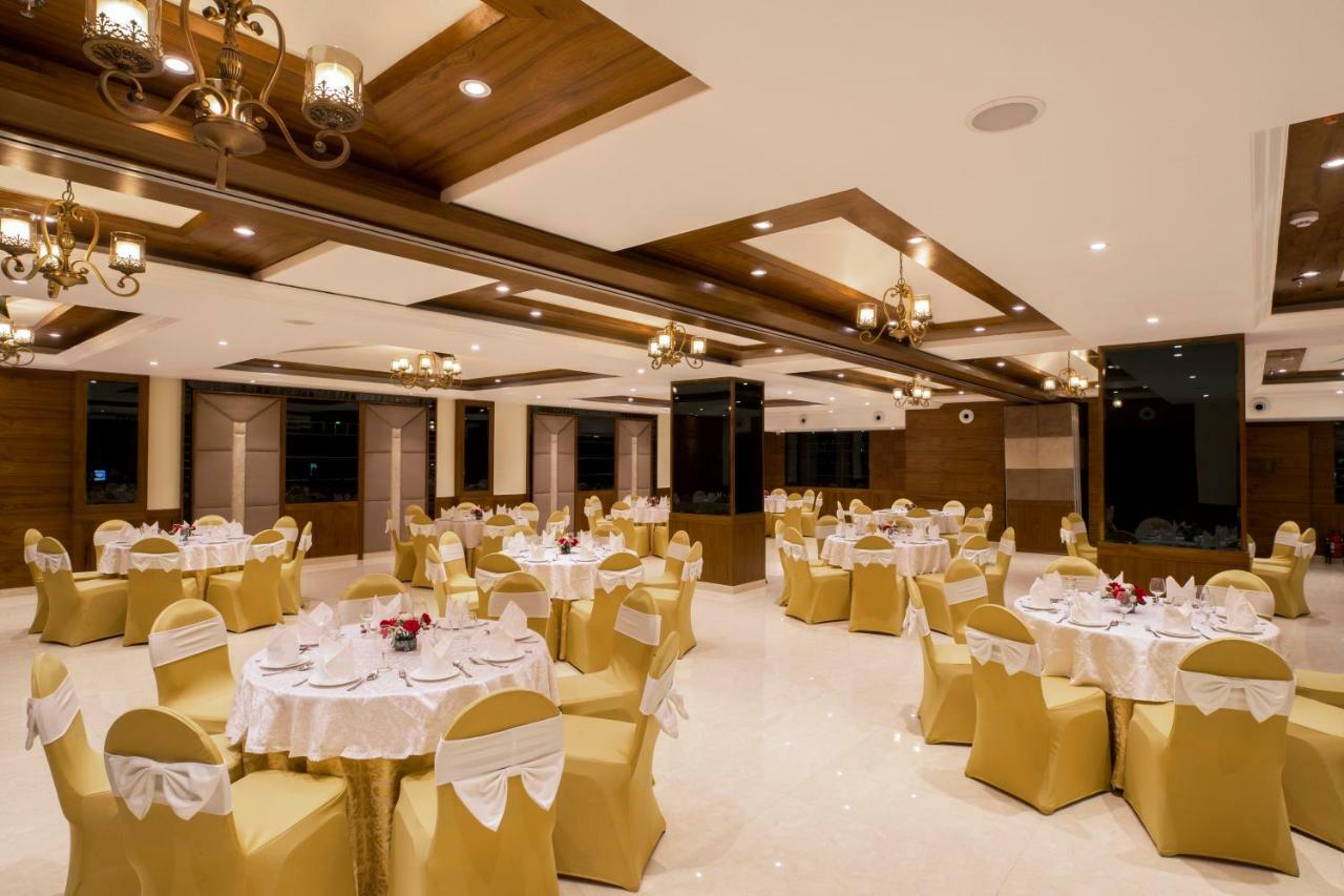 Regenta Central Cassia Zirakpur Chandigarh Exterior foto