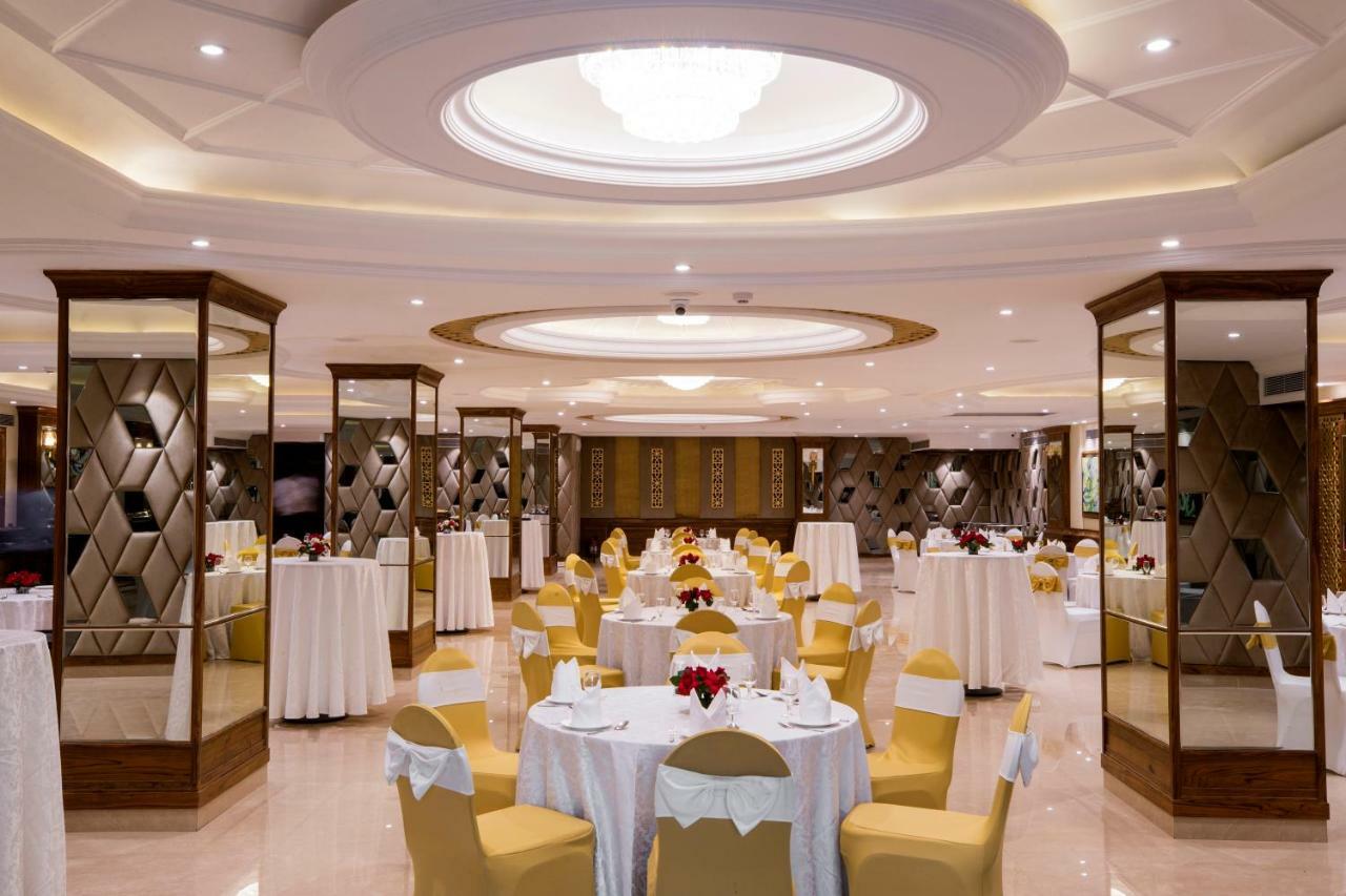 Regenta Central Cassia Zirakpur Chandigarh Exterior foto